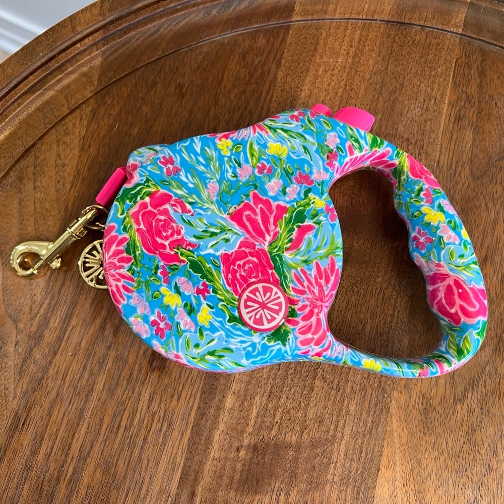 Lilly Pulitzer Retractable Dog Leash